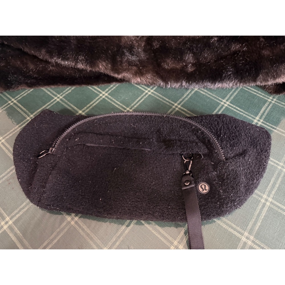 Lululemon On The Beat Belt Bag Fleece Black Sherpa Waist Pack Wool Blend OS